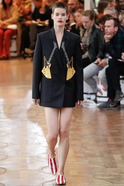 Look 36